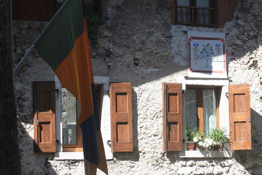 La Piazzetta Di Canale B&B Тенно Экстерьер фото